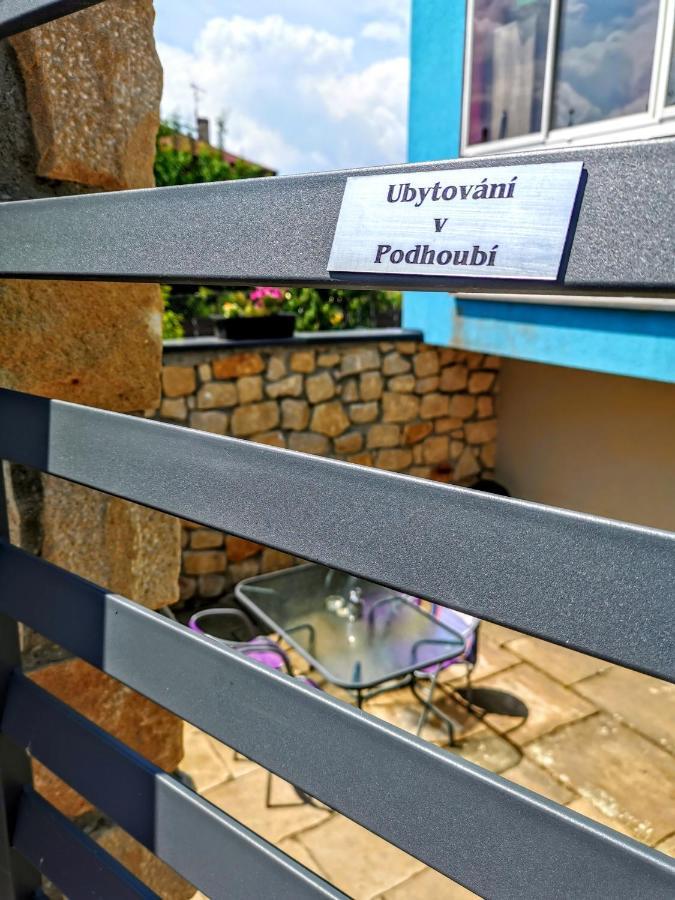 Ubytovani V Podhoubi Apartment Broumov Exterior photo